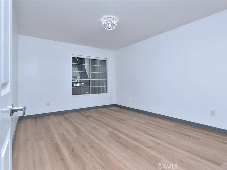 21500 Burbank Blvd #112 — Photo 21