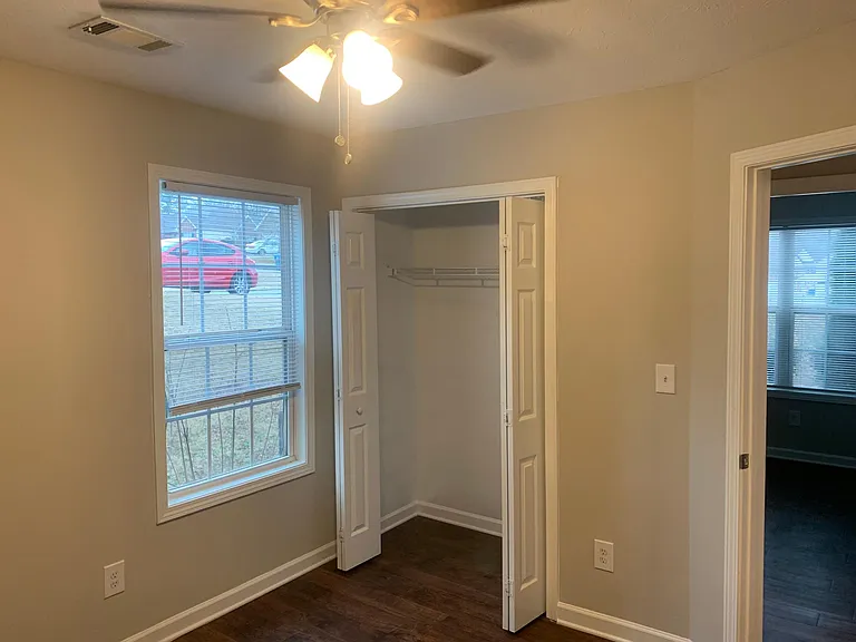 131 Sanders Walk — Photo 8