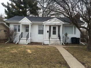 722 Armour Rd, Oconomowoc, WI 53066