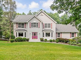 5 Lenape Dr, Stanhope, NJ 07874
