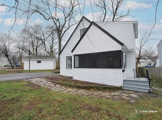 520 Fairlawn Dr, Round Lake Park, IL