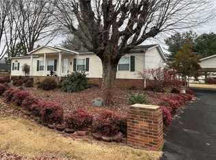 131 Sheraton Ct, King, NC 27021