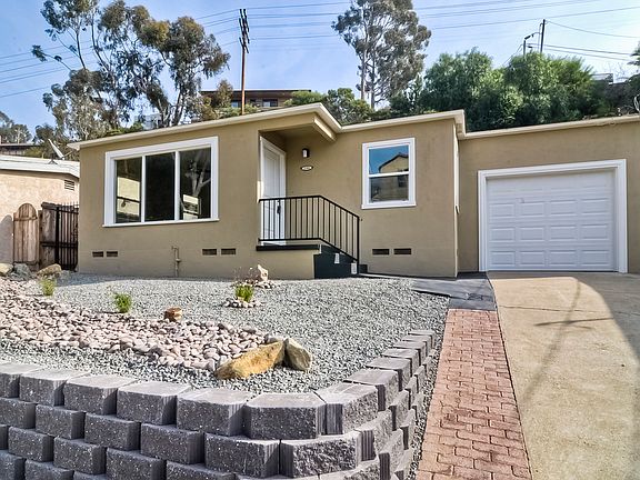 2nd image of 2701 N Arroyo Dr