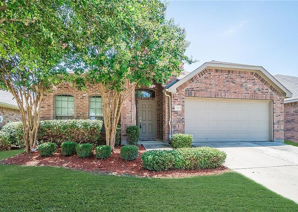1st image of 2805 Bentwood Way