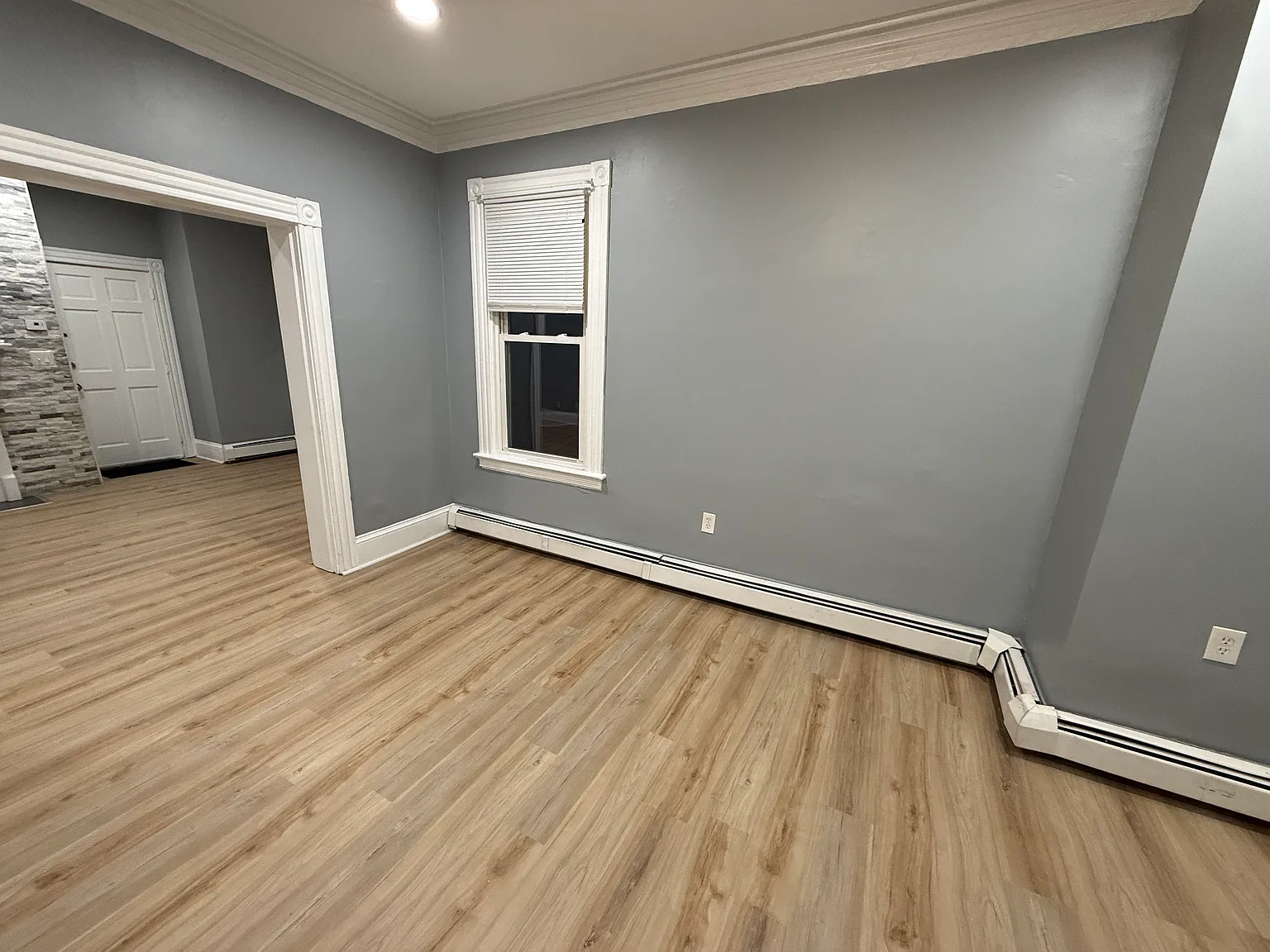 249 Orms St — Photo 3