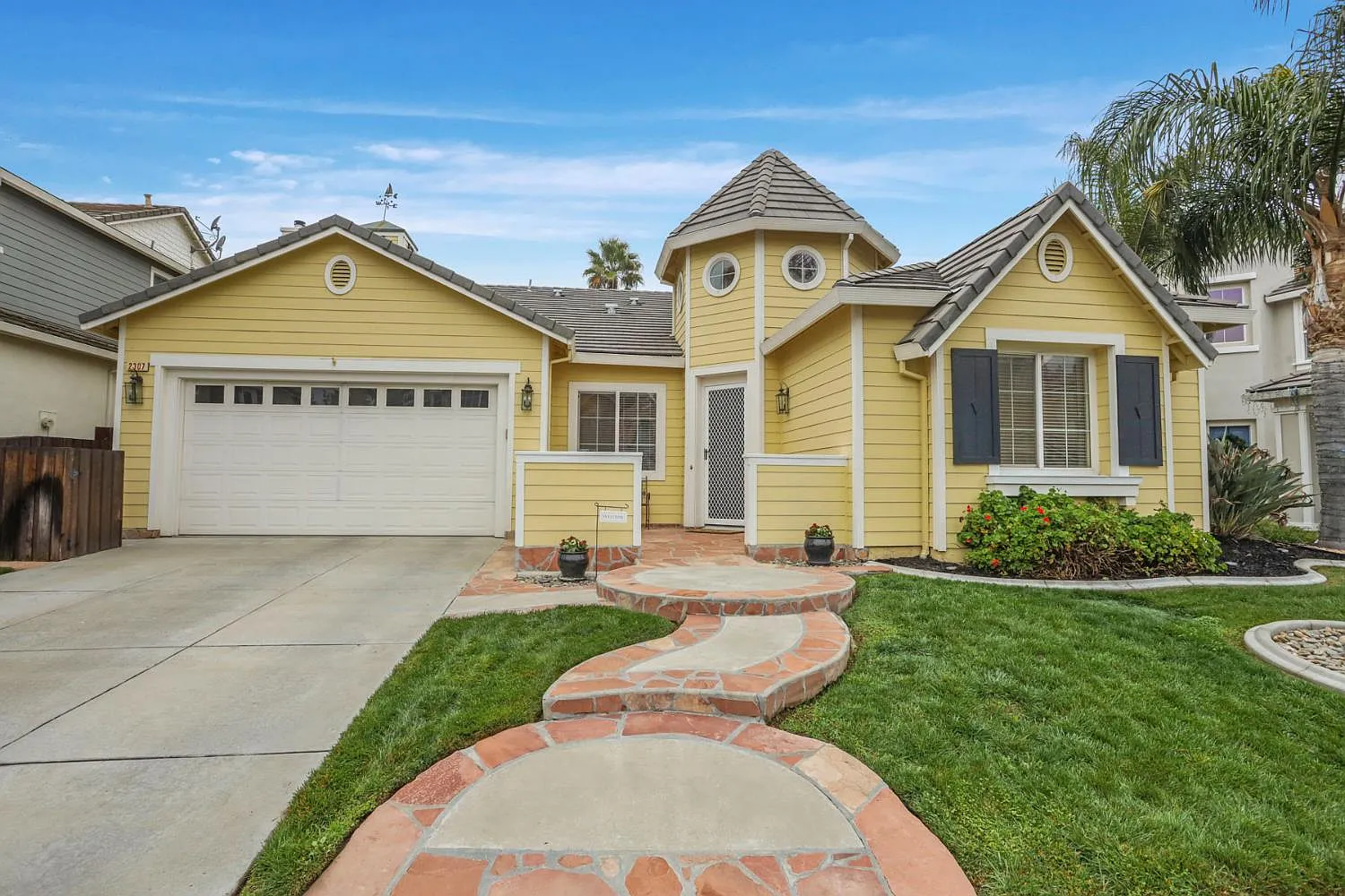 2307 Lighthouse Cir photo 1