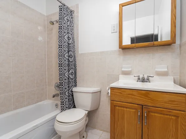 234 East 35th Street image 2 of 11