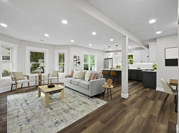 303 Moraine St, Brockton, MA 02301