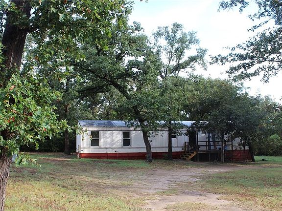 3rd image of 190 Cherry Cir