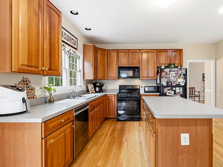 31 Palace Ln — Photo 11