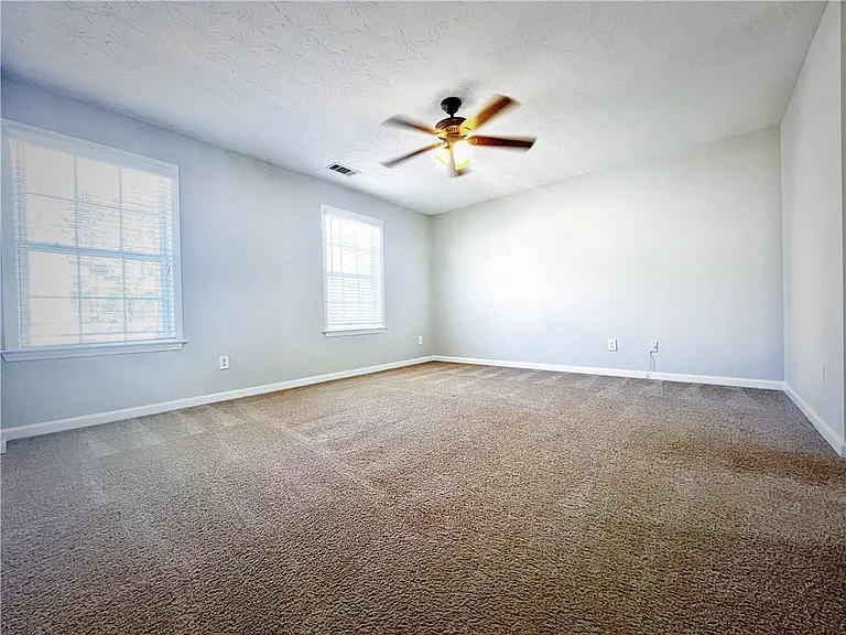 3368 Hill Pond Dr — Photo 13