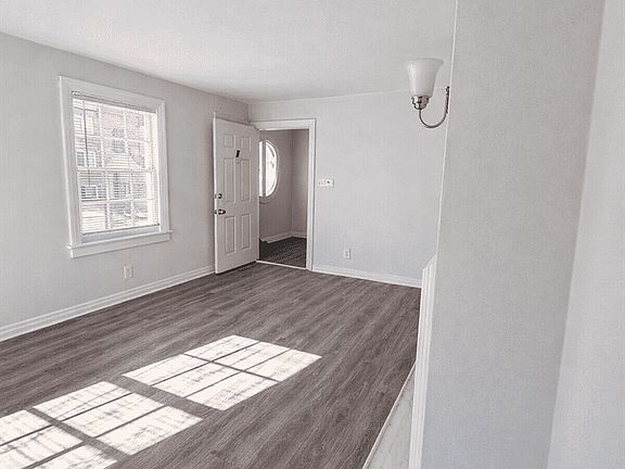 4th image of 1004 Linda Vista Ave APT 4
