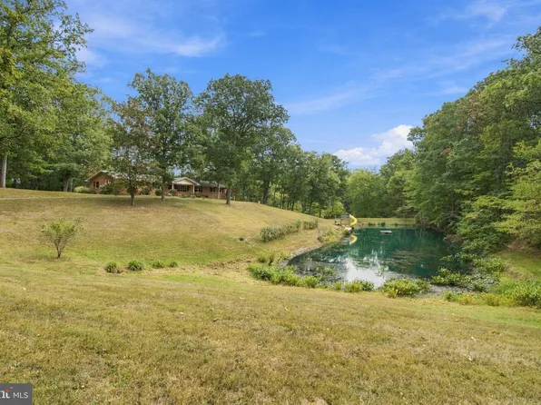 9712 Hedgesville Rd, Hedgesville, WV 25427