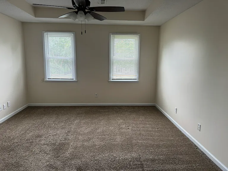 1202 Cobblestone Ln — Photo 4