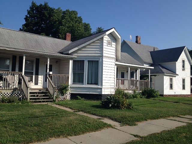 1st image of 114 Oak St