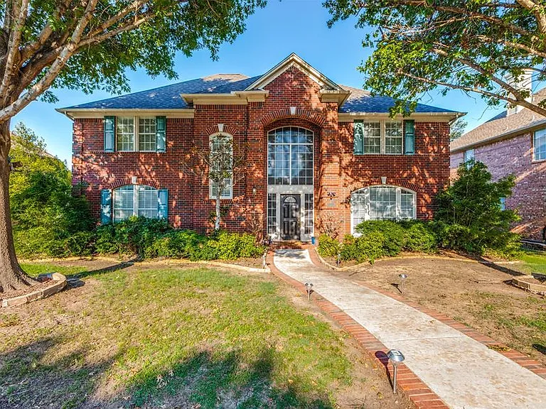 Main / front view of home from outside.