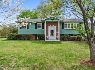 41 Cooper Ave, Roseland Boro, NJ 07068