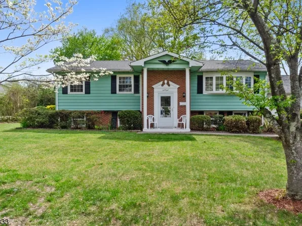 41 Cooper Ave, Roseland Boro, NJ 07068