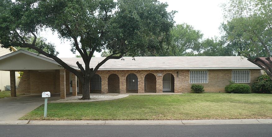 1st image of 704 Villa Dr