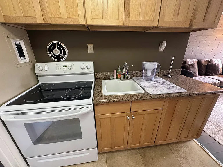 1427 Alexander St #208 — Photo 6
