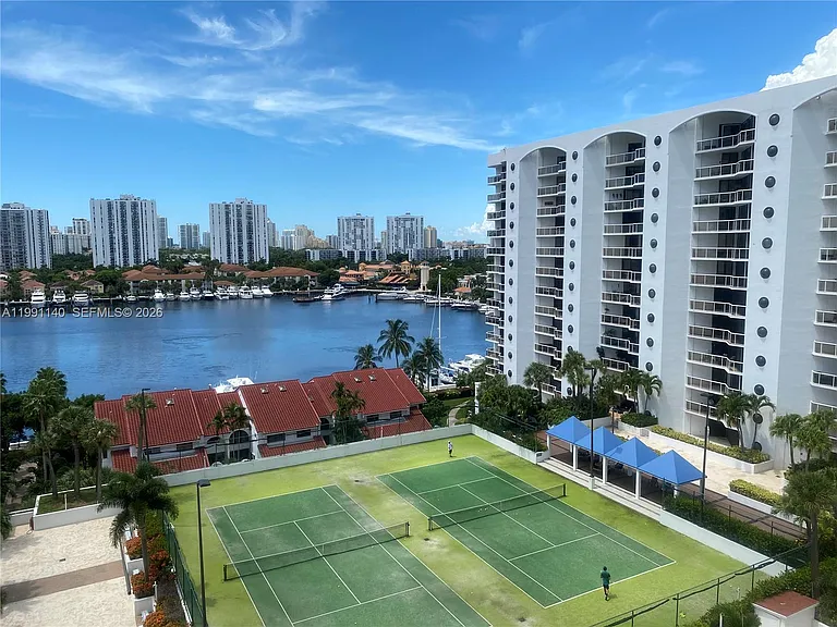 3640 Yacht Club Dr — Photo 2