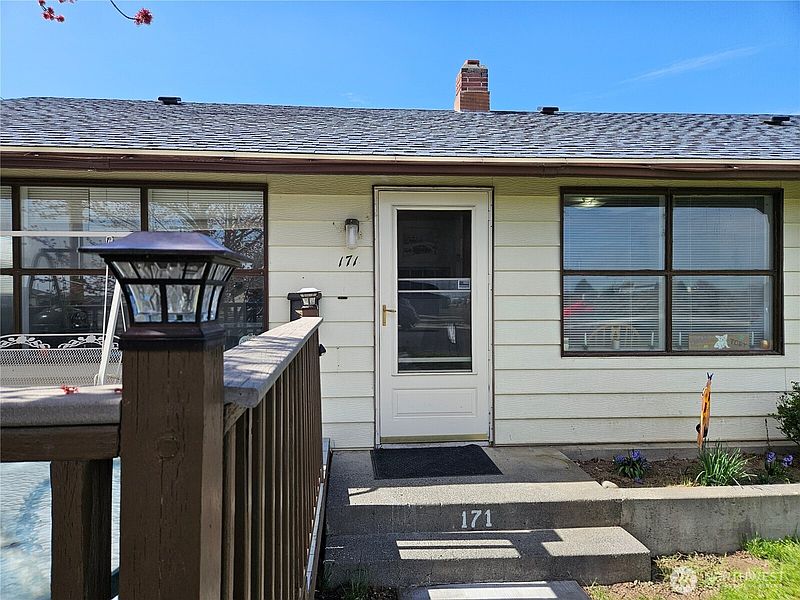 3rd image of 171 Ivy Street SE