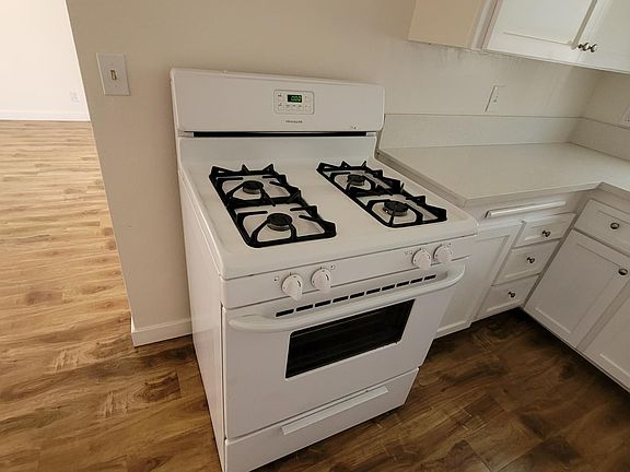 4th image of 430 W Imperial Ave #C
