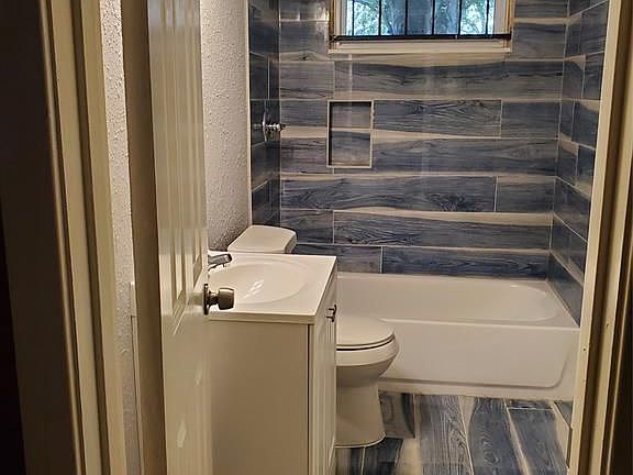 4th image of 9409 Sierra Dr