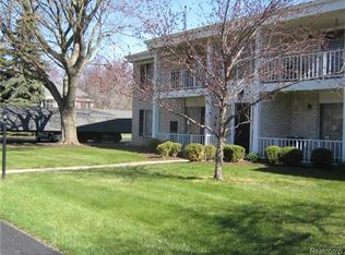 35928 Ann Arbor Trl, Livonia, MI 48150