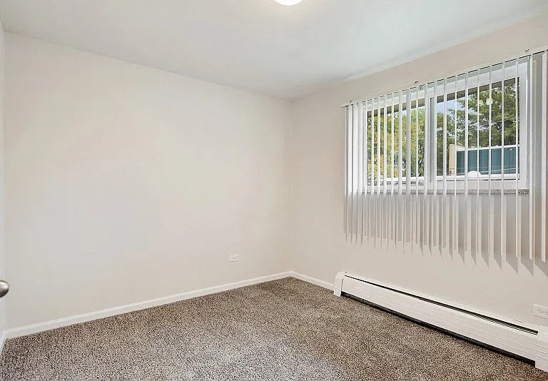 Sheridan South Apts — Photo 9