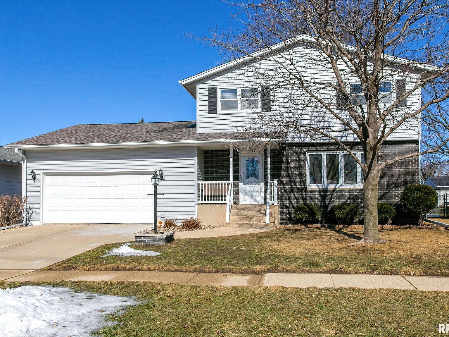 1257 Hospital Dr, De Witt, IA 52742 Zillow
