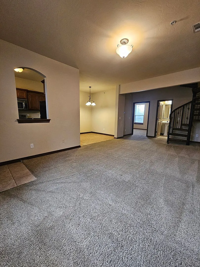 Building Photo - 1812 Alameda St #423
