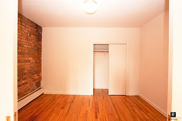 Rented by R New York