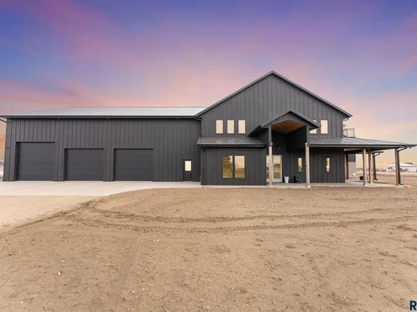 27704 467th Ave, Lennox, SD 57039