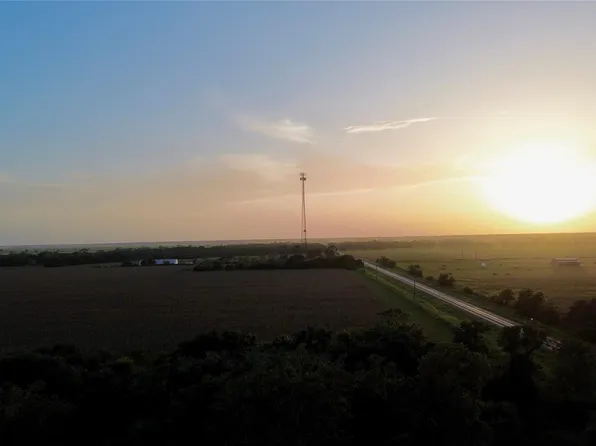 9647 Fm 1300 Rd, El Campo, TX 77455