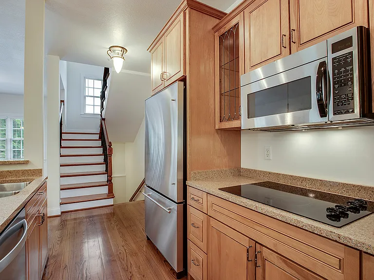 111 Daleyuhski Way — Photo 10