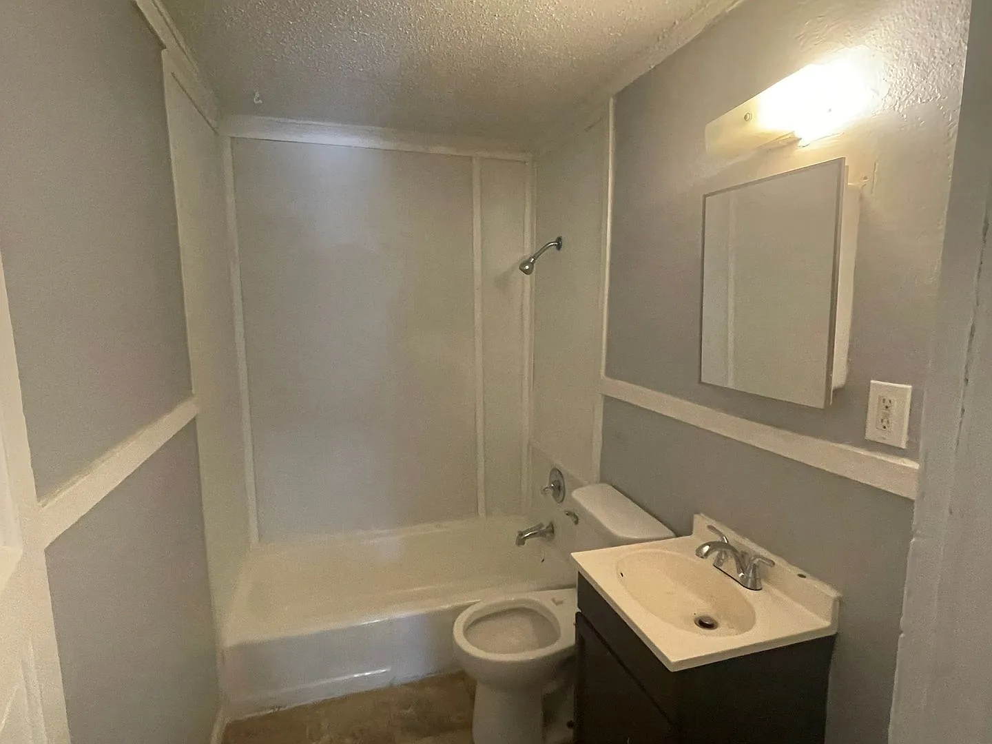 2623 S Fees St - Triplex — Photo 4