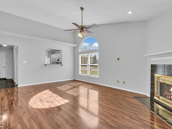 4th image of 5546 Foxtail Ct