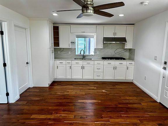 3rd image of 923 Milmada Dr