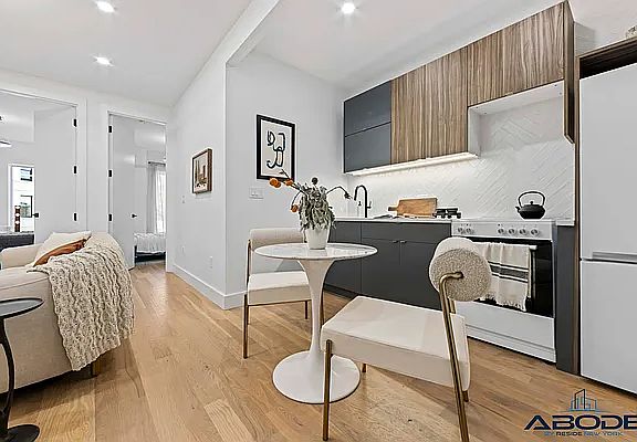 4th image of 158 Martense St #3D