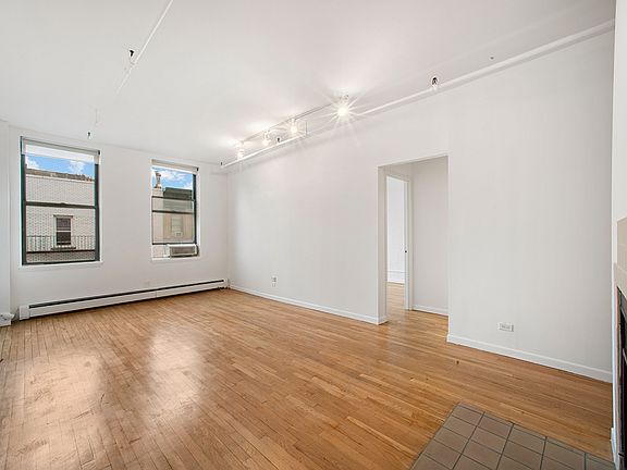 3rd image of 426 West Broadway