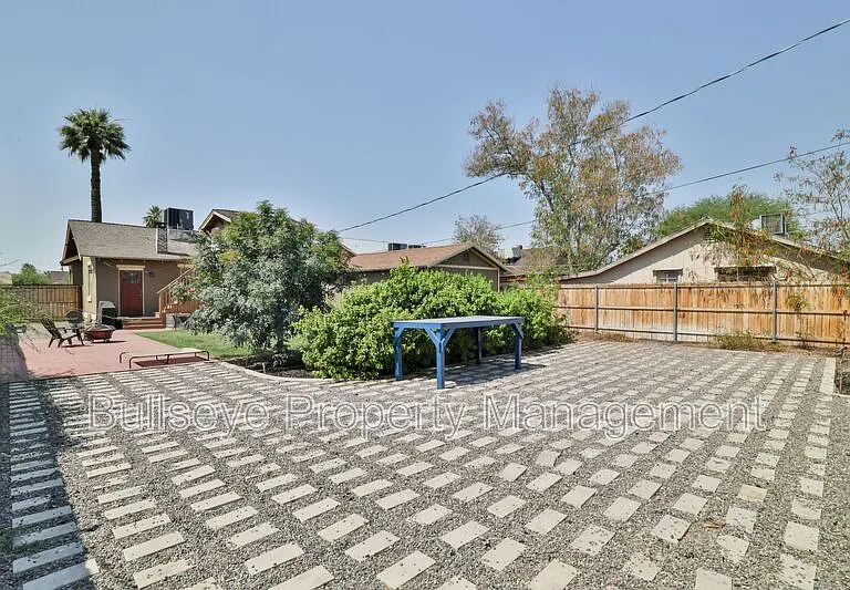 1238 E McKinley St — Photo 26