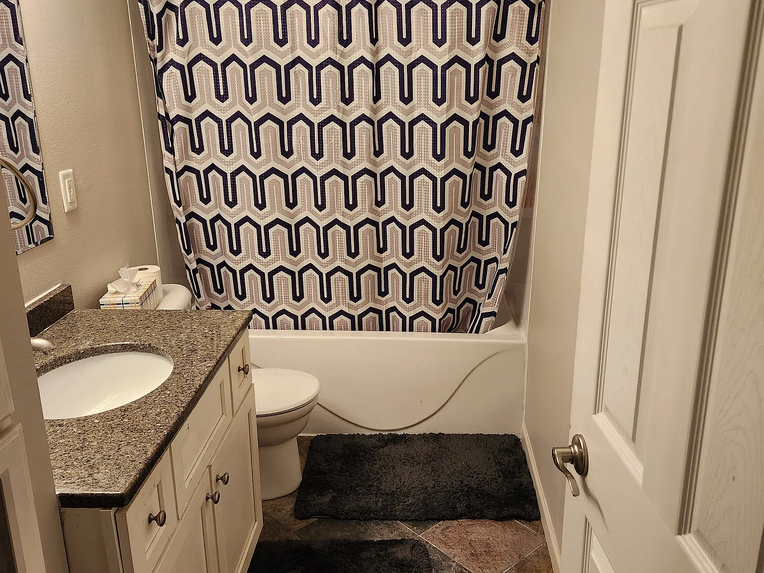 2 bed, 1790 sqft, $1,600 — Photo 4
