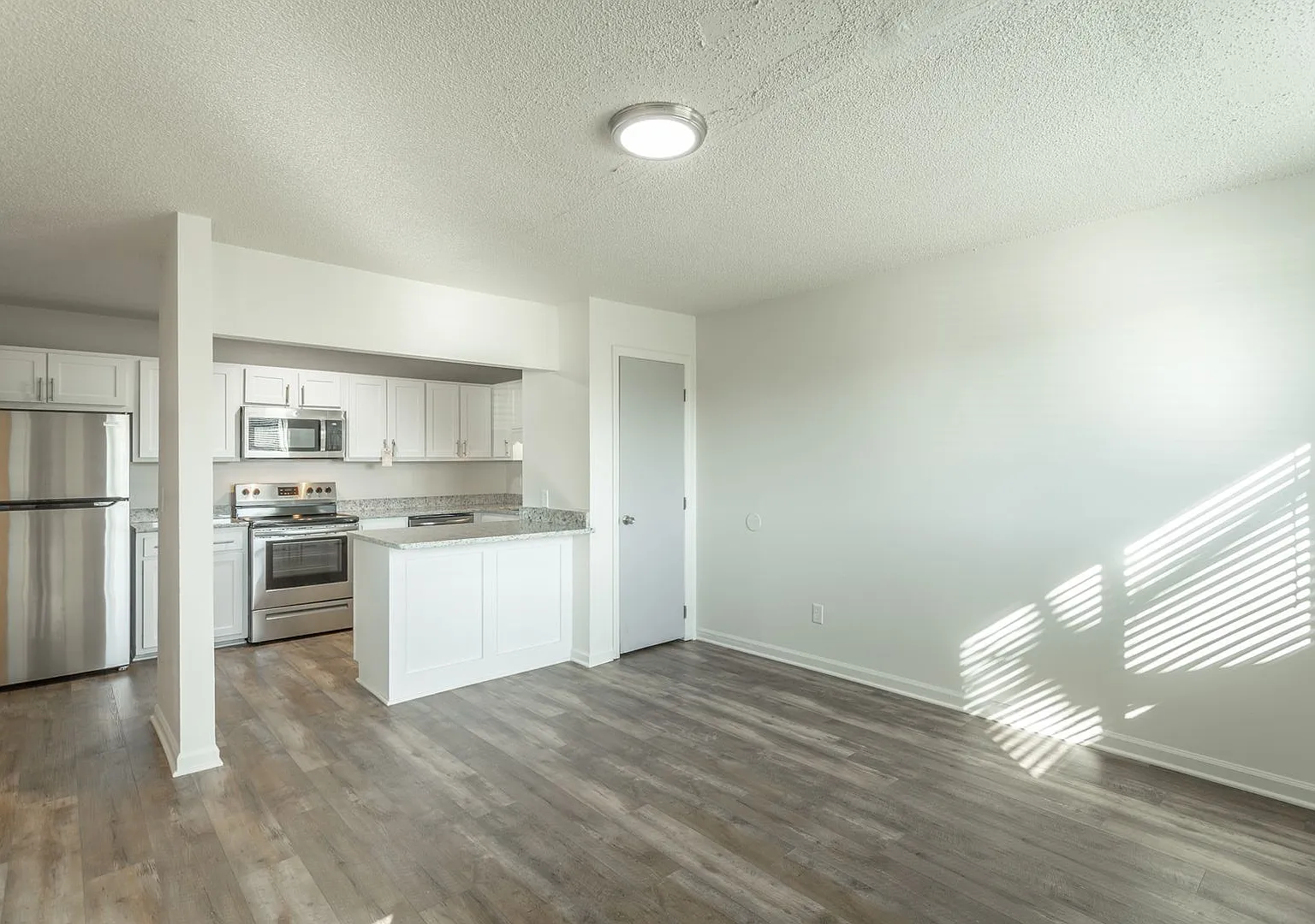 Kate's View Apartments | Updated North Chattanooga Apartments with Scenic Views — Photo 2