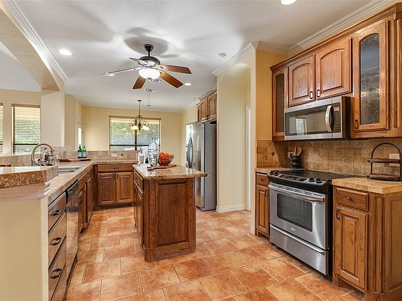 5th image of 322 Jade Ln