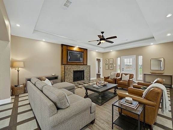 3rd image of 151 Crump Cir