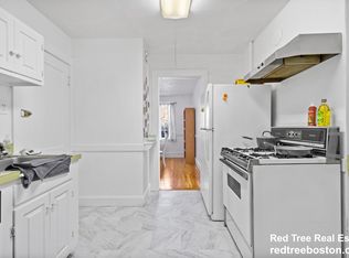 27 Oakwood Rd #2, Auburndale, MA 02466