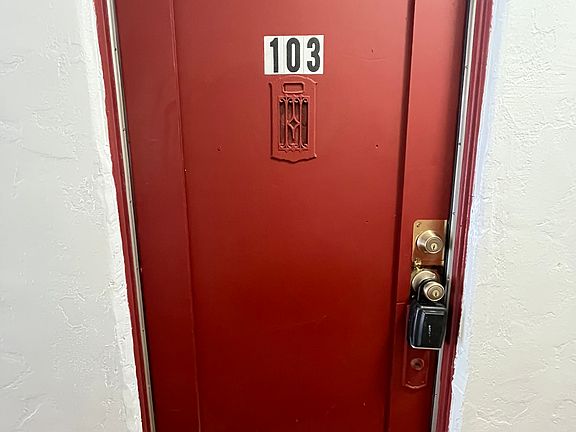 2nd image of 129-131 N Rampart Blvd #103