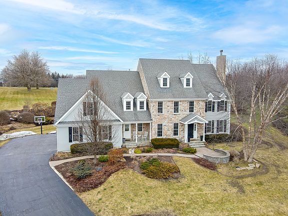 2nd image of 38W598 Clubhouse Dr