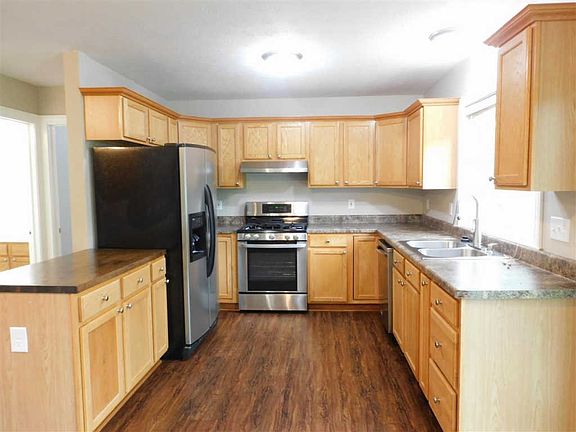 5th image of 201 Kingsbury Dr SE